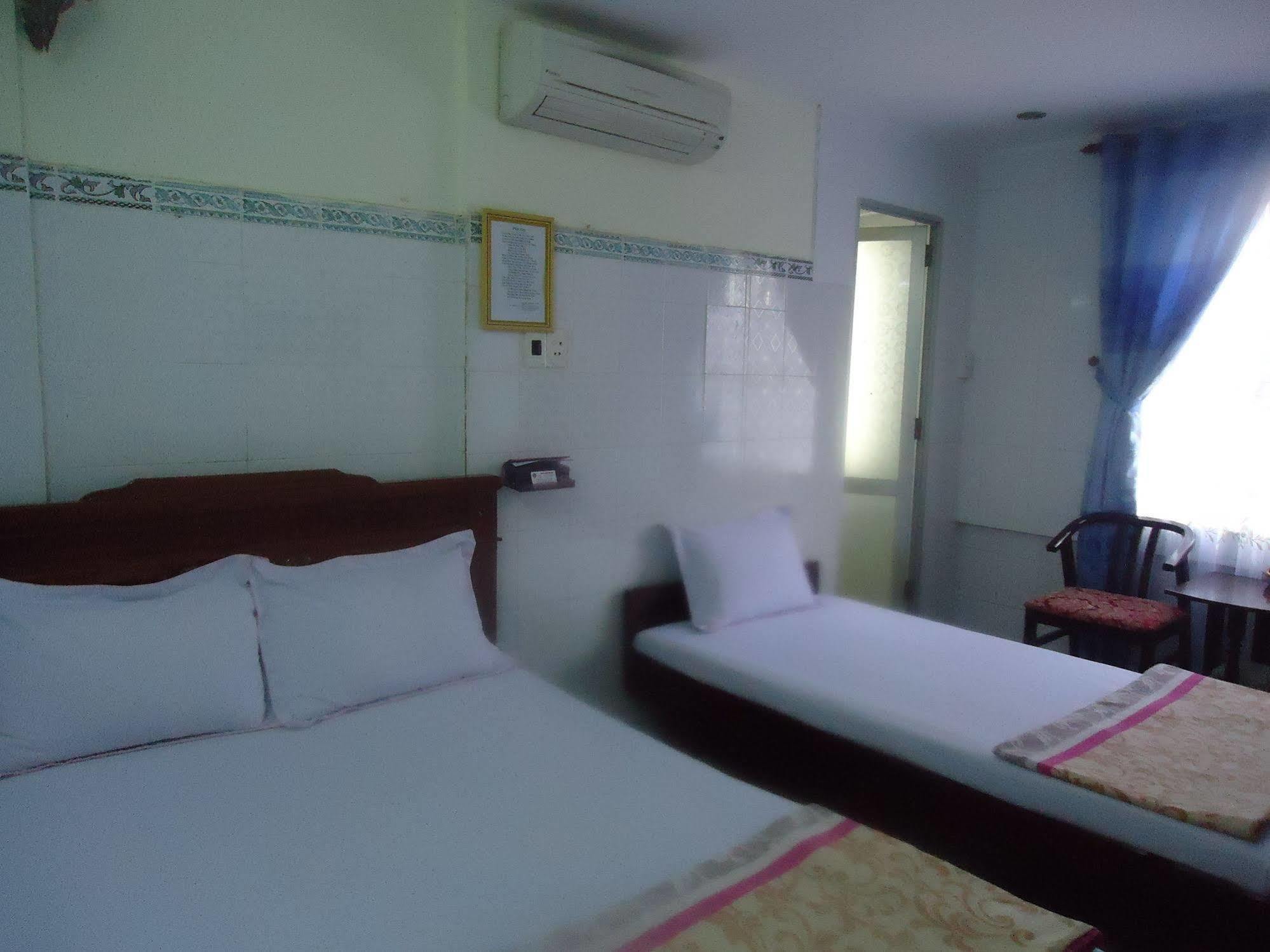 Anh Linh 1 Hotel دونغ هوي المظهر الخارجي الصورة
