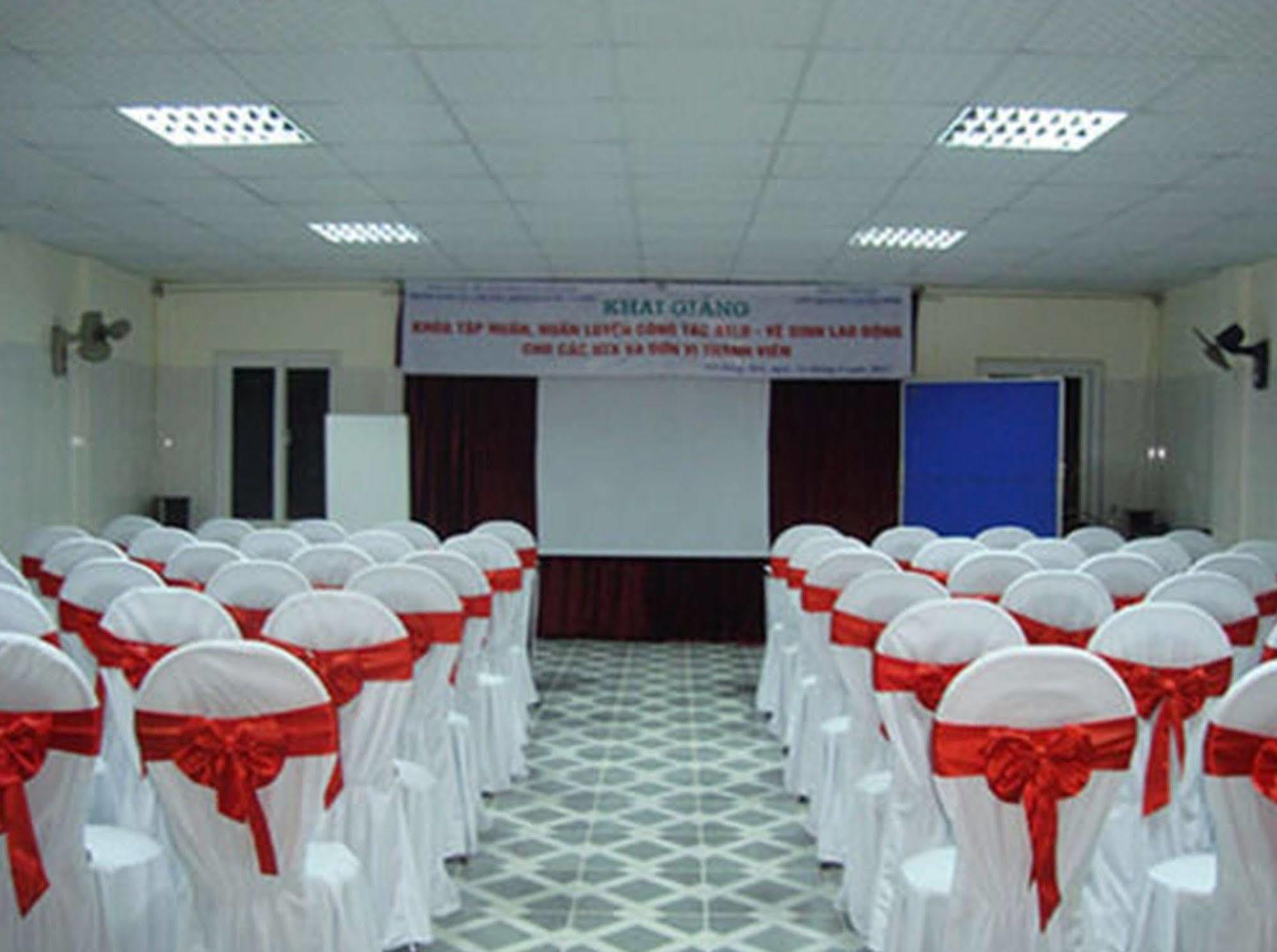 Anh Linh 1 Hotel دونغ هوي المظهر الخارجي الصورة