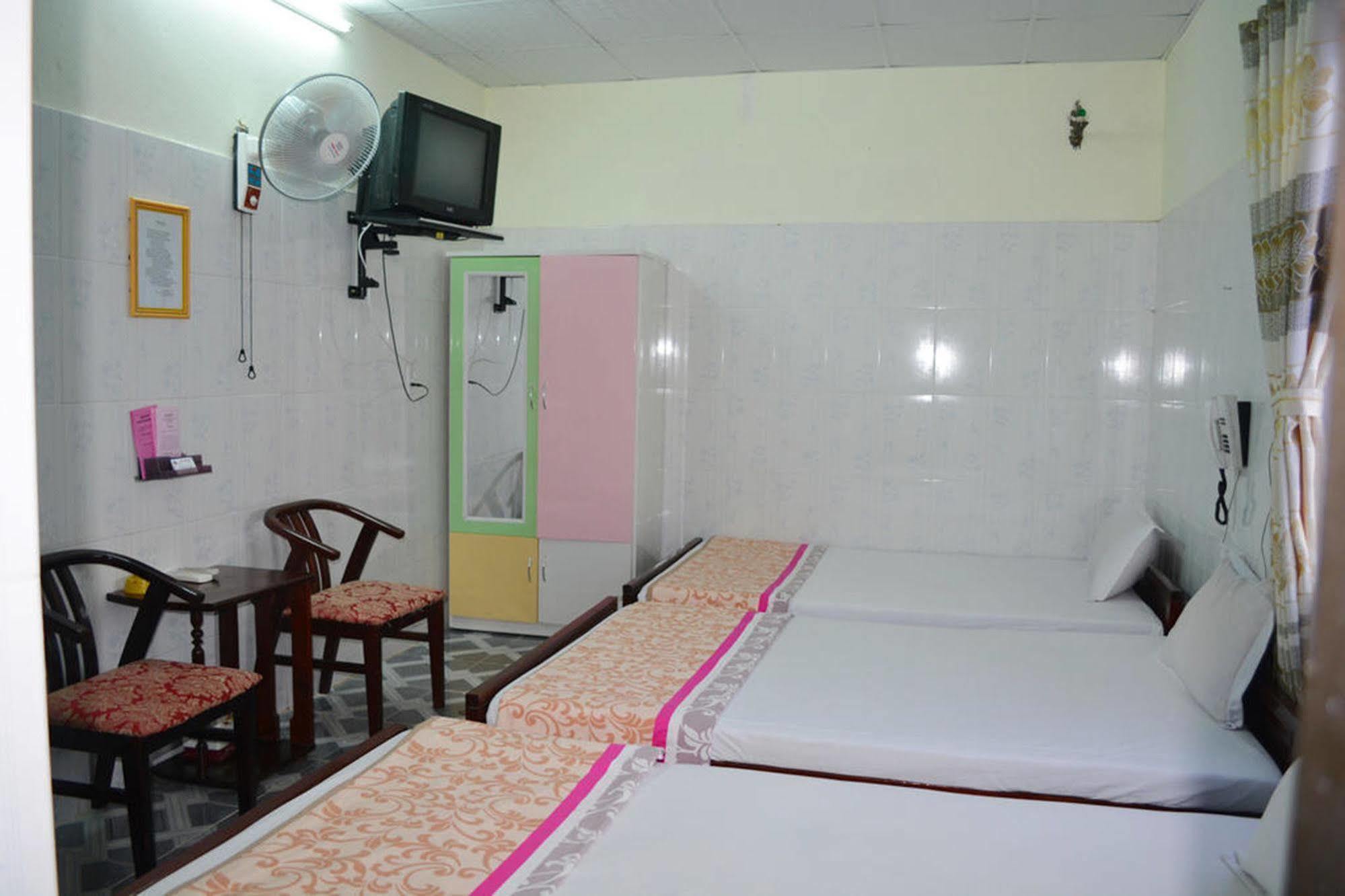 Anh Linh 1 Hotel دونغ هوي المظهر الخارجي الصورة