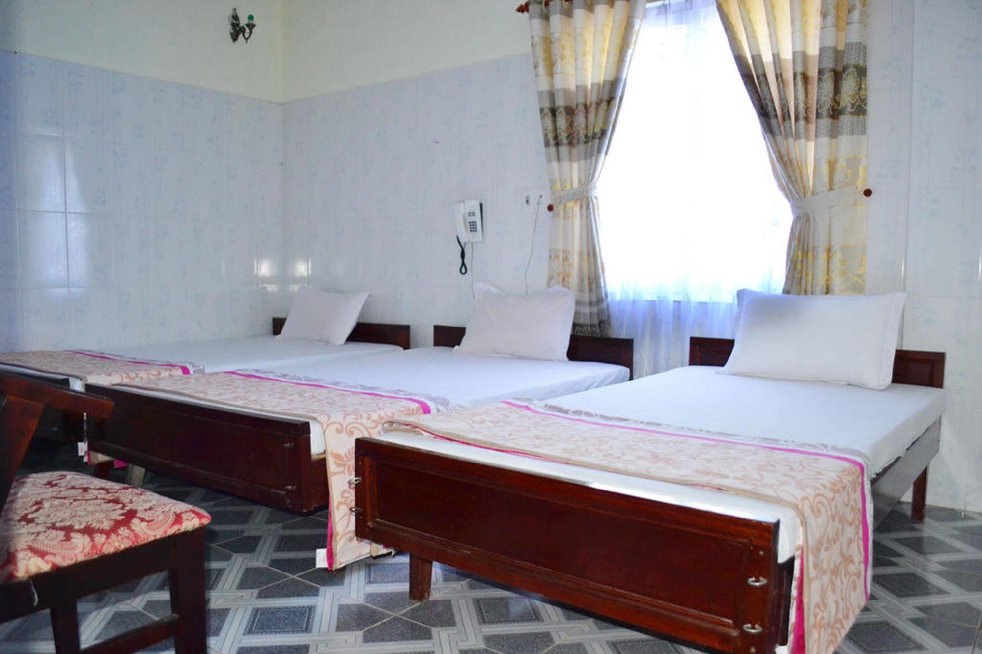 Anh Linh 1 Hotel دونغ هوي المظهر الخارجي الصورة