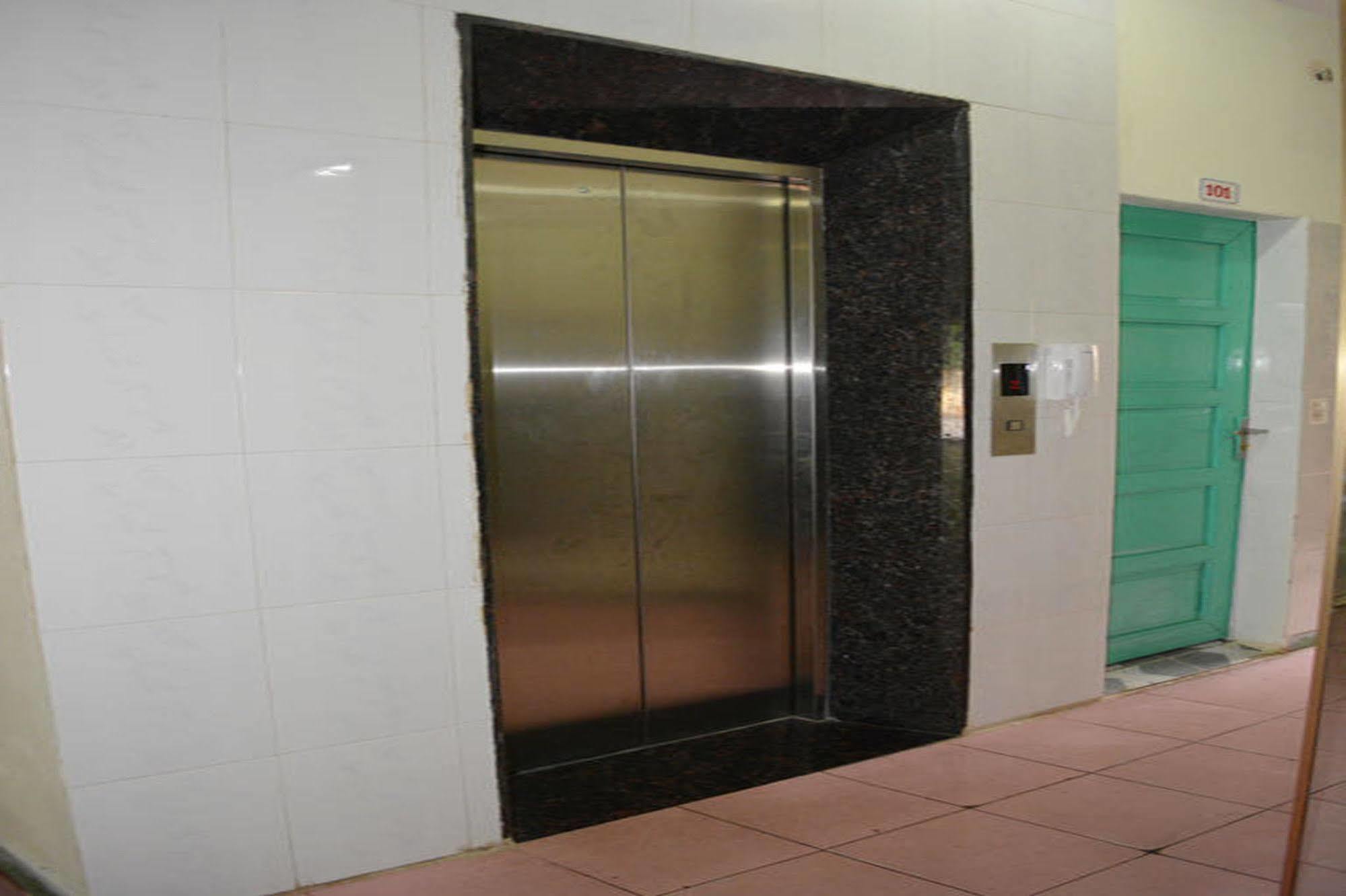 Anh Linh 1 Hotel دونغ هوي المظهر الخارجي الصورة